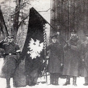Poczet sztandarowy jednego z pododdziałów piechoty poznańskiej w styczniu 1920 r.