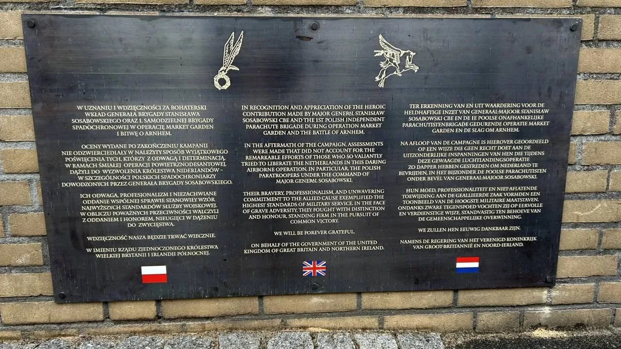 Rehabilitacja po latach. Nowa tablica uhonorowana polskim bohaterami zaprezentowanymi w Holandii