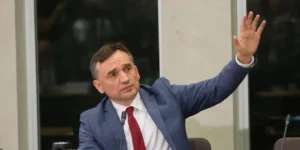 Pieniądze UE za zmianą polityczną w Polsce w 2023 roku? Ziobro wzywa do śledztwa