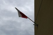Polska Flaga na bloku mieszkalnym
