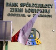 Dzień Flagi 2015 - Bank Spółdzielczy w Zdunach; Oplątana flaga !!!
